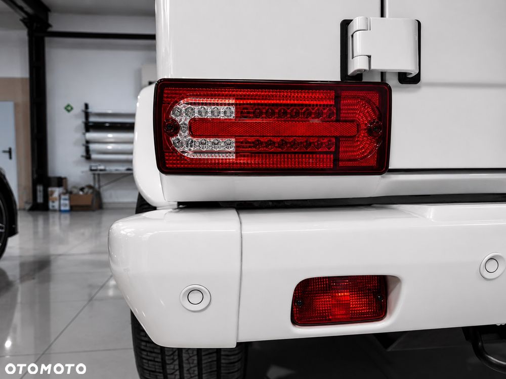 Mercedes-Benz Klasa G 63 AMG AMG SPEEDSHIFT 7G-TRONIC - 22