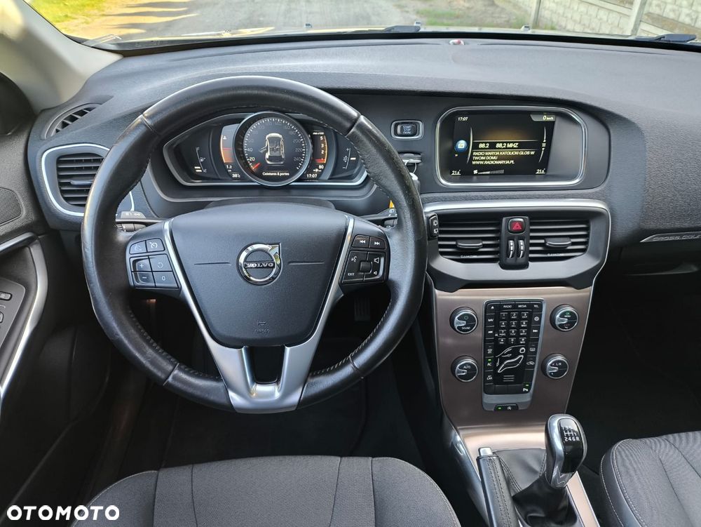 Volvo V40 D3 Momentum - 28