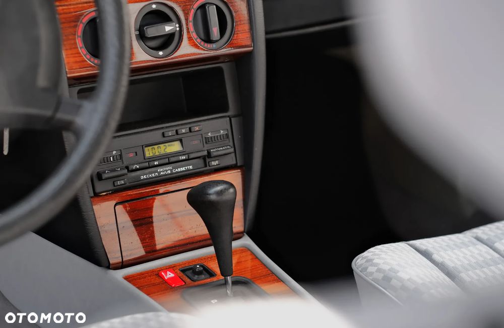 Mercedes-Benz W201 (190) - 32