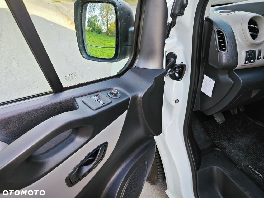 Renault TRAFIC 2018r, 1.6 95KM, L1H1 Duży Serwis, nowy rozrząd, nawigacja, super stan ,doinwestowany, Klima - 15