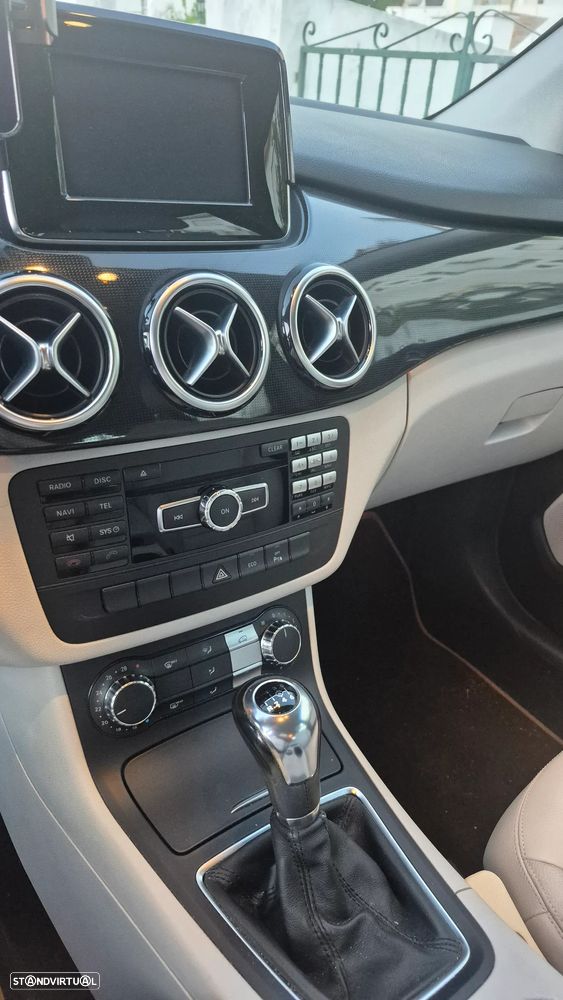 Mercedes-Benz B 180 BlueEfficiency - 13