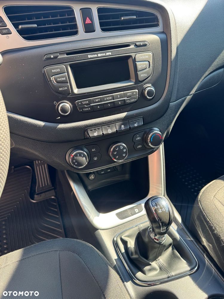 Kia Ceed 1.6 GDI Dream Team Edition - 21