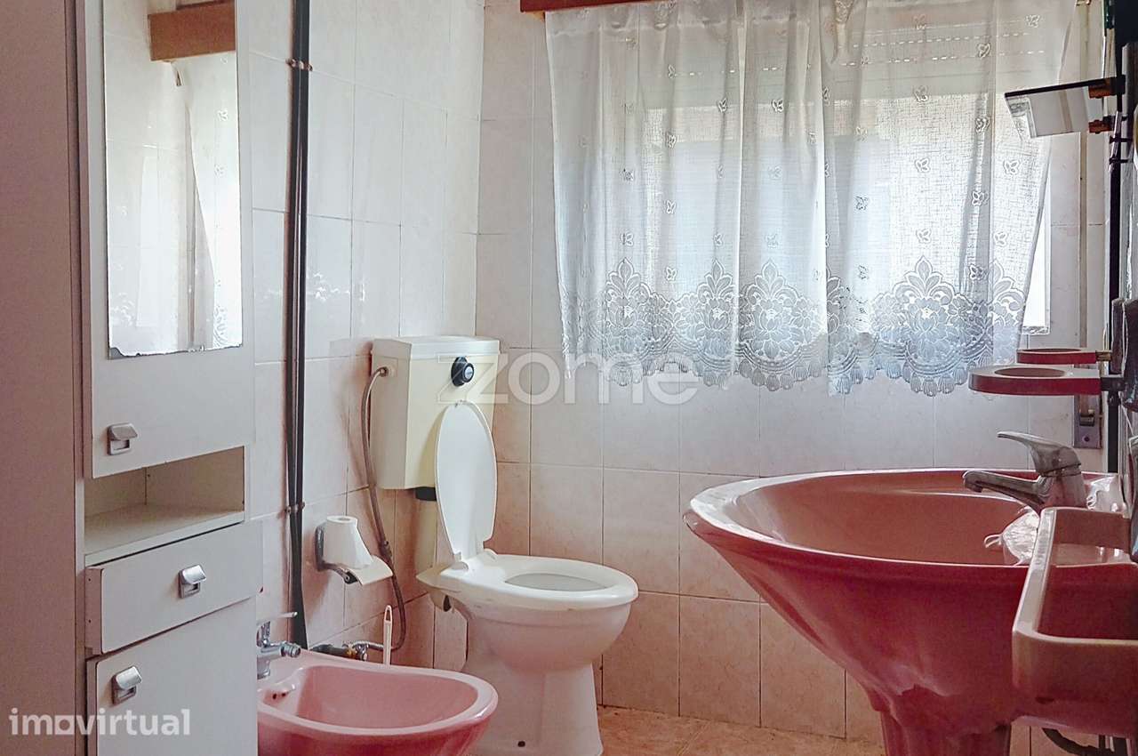 Moradia, 94 m², Paredes da Beira