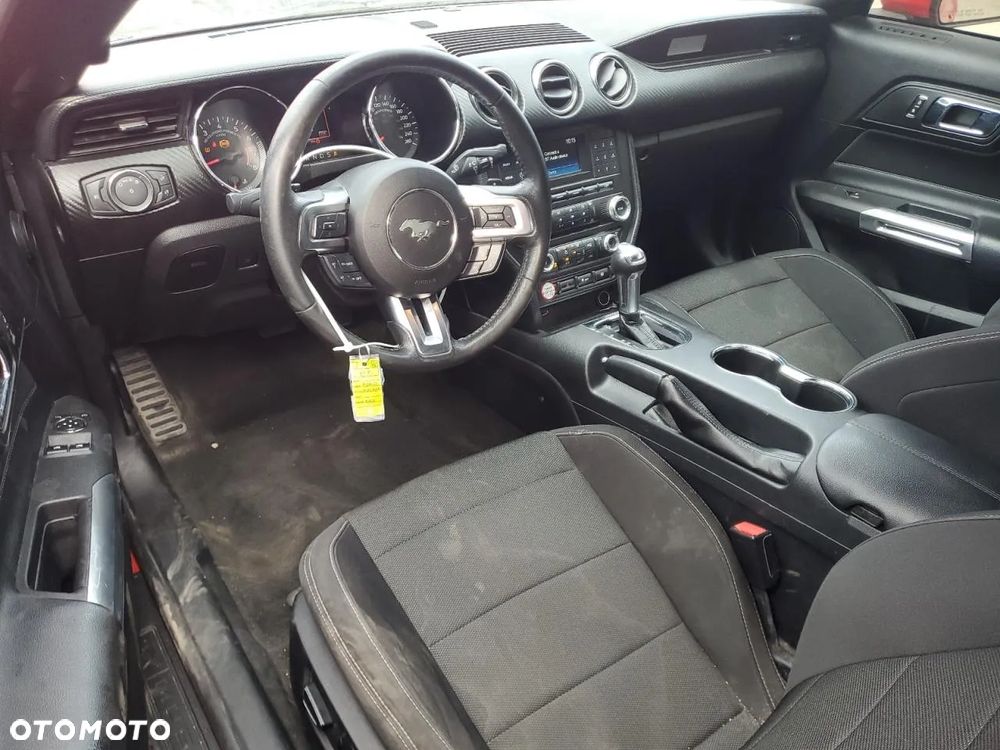 Ford Mustang - 7