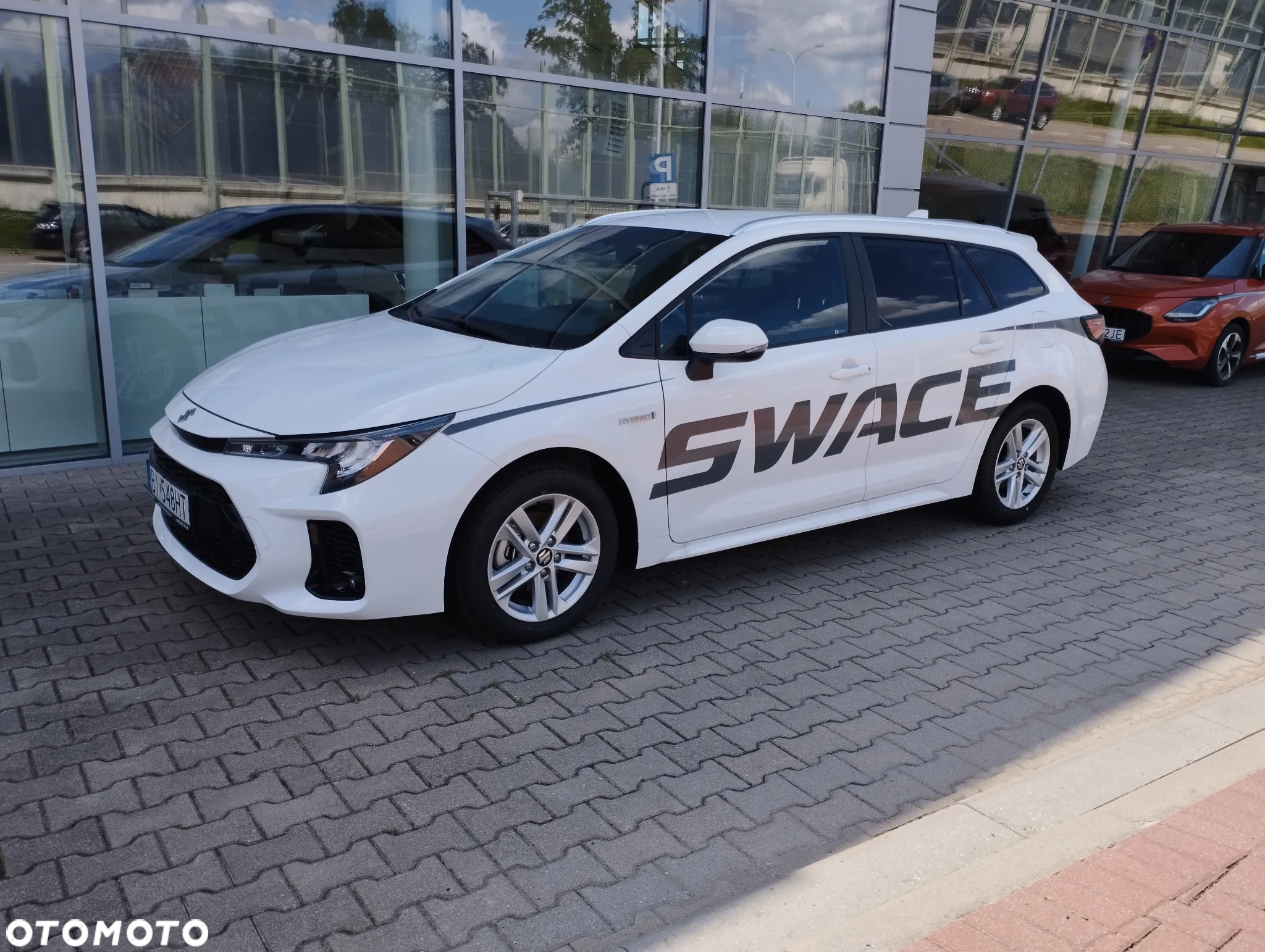 Suzuki Swace 1.8 Hybrid Premium Plus CVT - 2