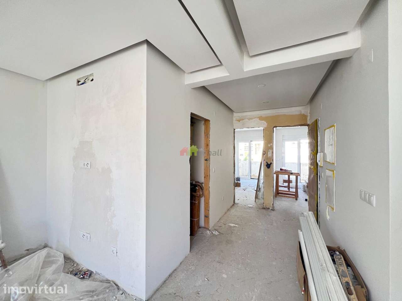 Apartamento T2 totalmente remodelado com varanda - Grande imagem: 4/14