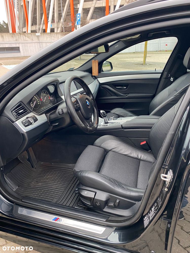 BMW Seria 5 525d xDrive - 5
