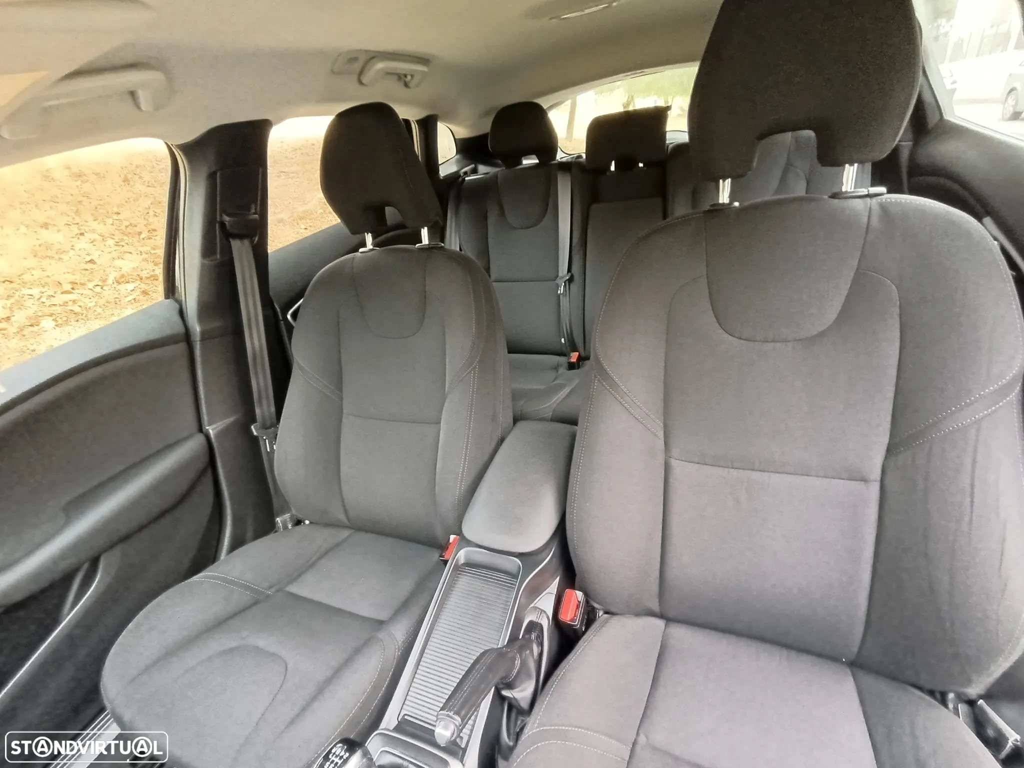 Volvo V40 2.0 D3 Momentum - 16
