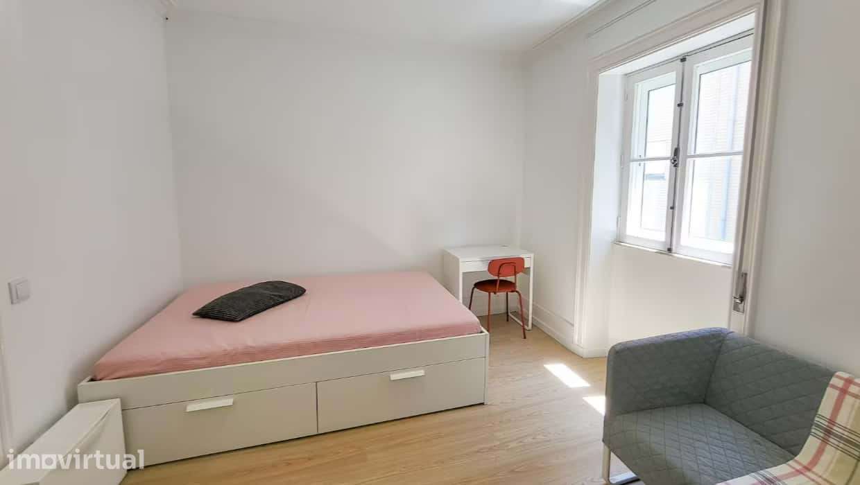 Superior room with shared bathroom and a sofa - Grande imagem: 5/58