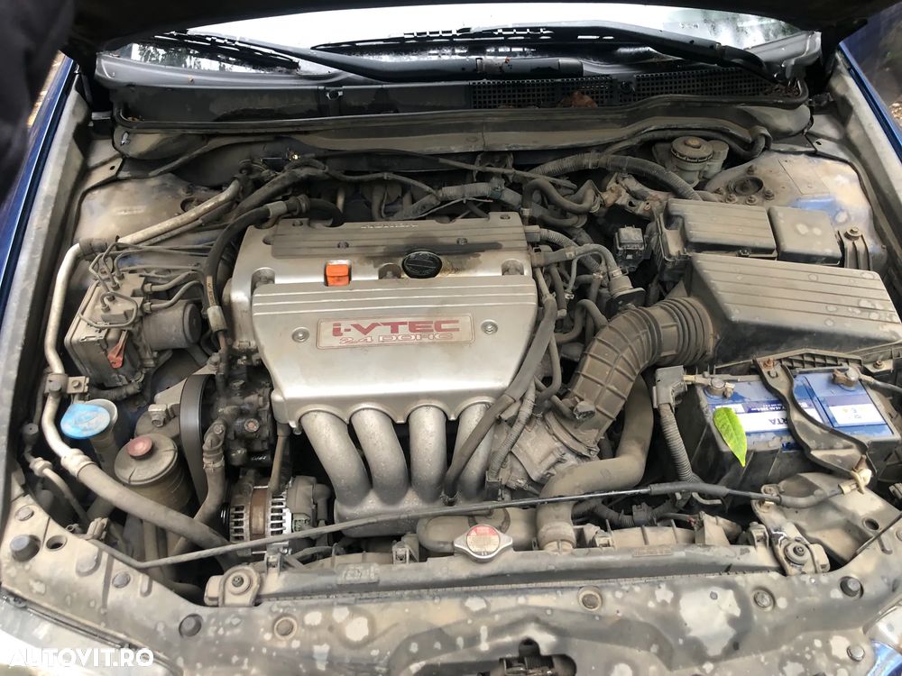 Dezmembrez Honda Accord 7 albastru 2,4 benzina - 11
