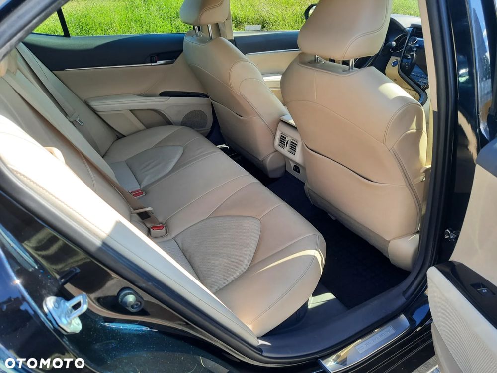 Toyota Camry 2.5 Hybrid Executive CVT - 11