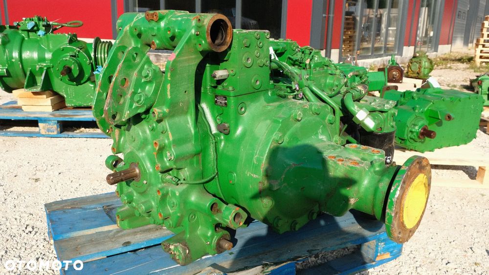 Most napęd John Deere  tylny przekładnia napędowa skrzynia do modeli 5090R,5100R,5115R,5125R ,YZ 19958 - 18
