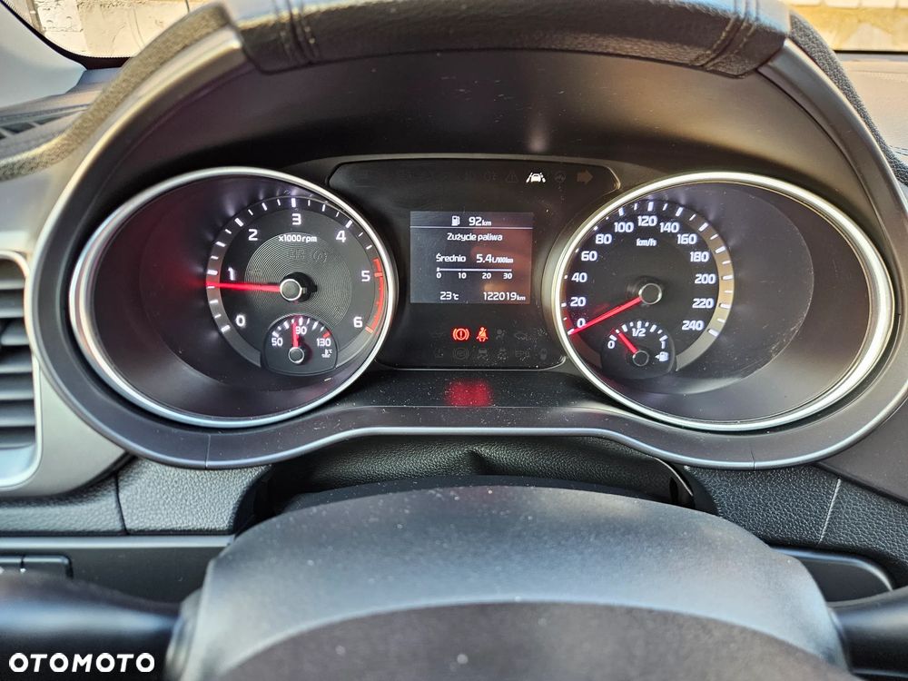 Kia Ceed 1.6 CRDi SCR M - 10