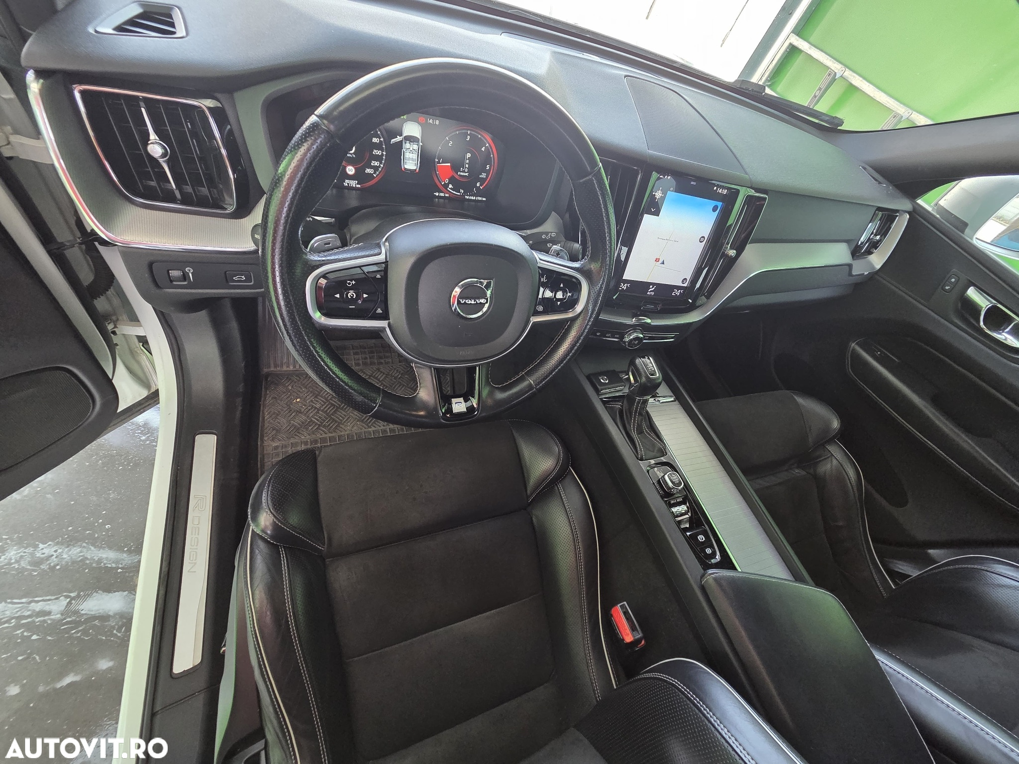 Volvo XC 60 D4 AWD R-Design - 18