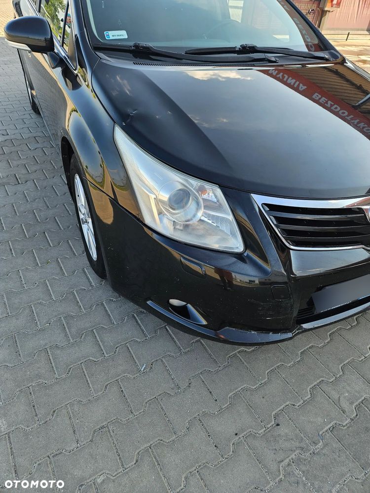 Toyota Avensis 1.8 Sol - 14