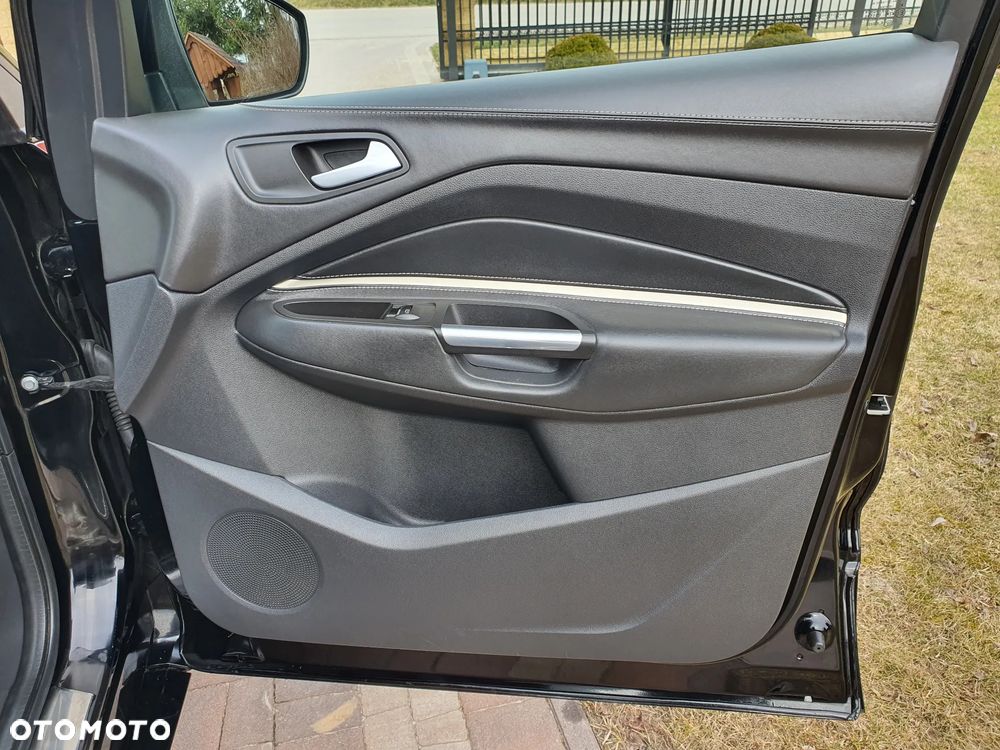 Ford Kuga 2.0 TDCi 4x4 Vignale - 23