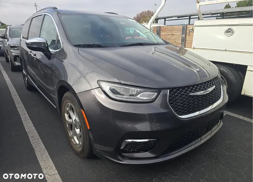 Chrysler Pacifica - 3