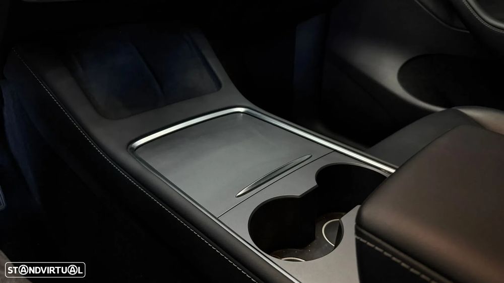 Tesla Model Y Long Range Dual Motor AWD - 12