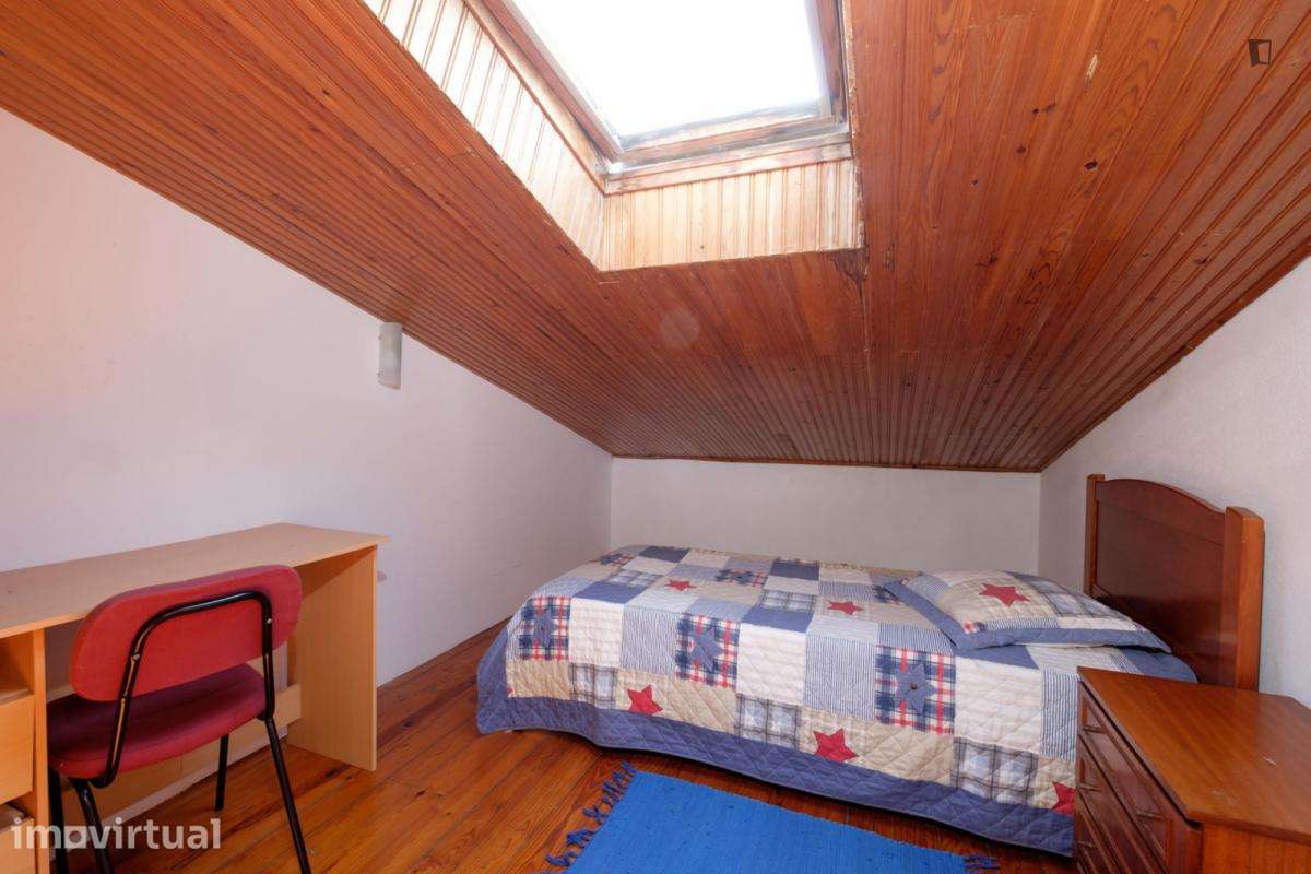 Quarto - localizado em Conchada Coimbra - Grande imagem: 4/12