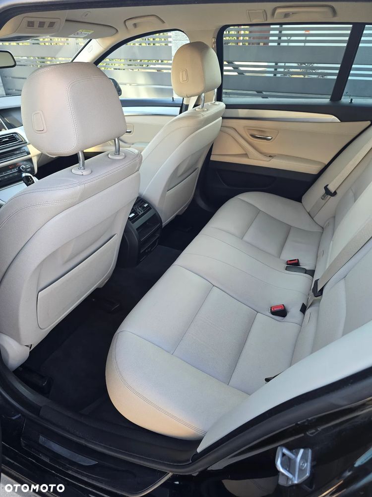 BMW Seria 5 520d Luxury Line - 6