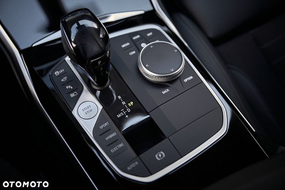 BMW Seria 3 330e Sport Line sport - 29