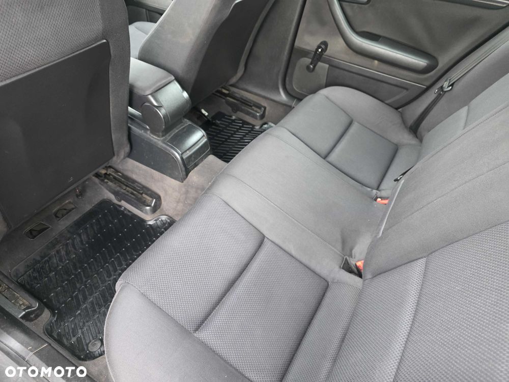 Audi A4 Limousine - 7