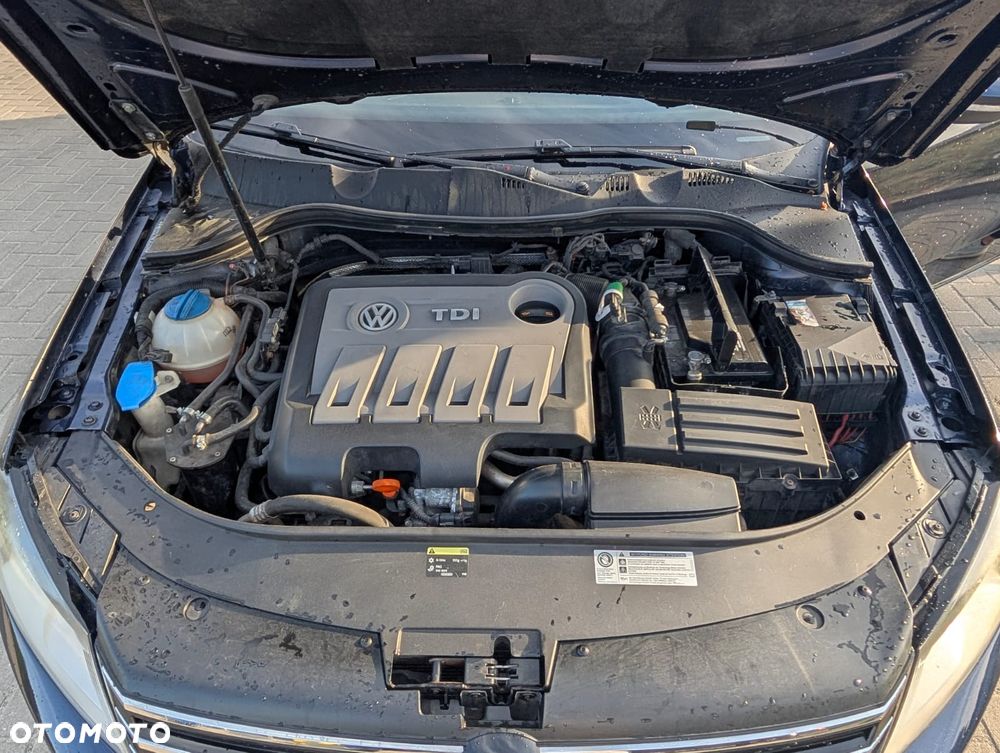 Volkswagen Passat 2.0 TDI Trendline - 14
