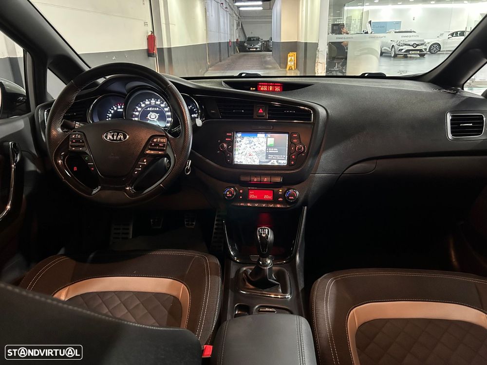 Kia Ceed 1.6 CRDi GT Line - 22