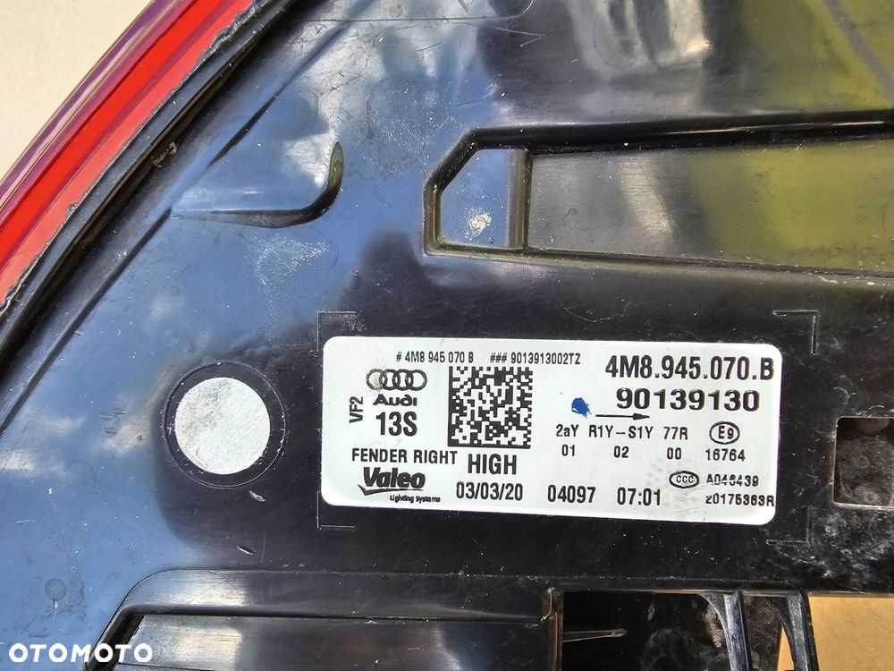 klapa tylna blenda lampa high audi q8 europa - 5