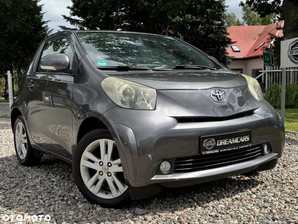 Toyota iQ - 4