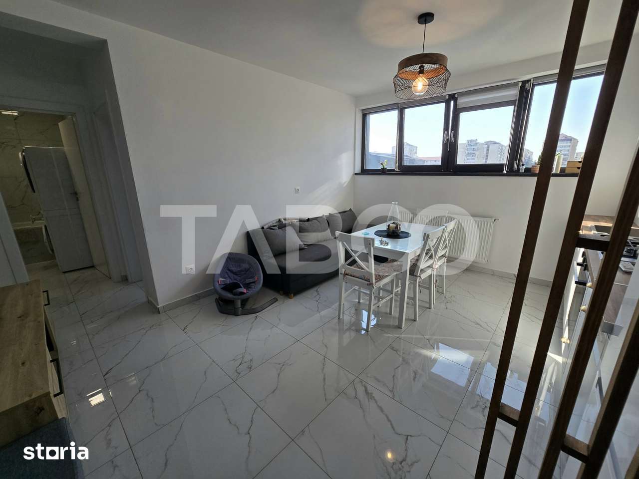 Apartament cu 2 camere decomandat 53 utili mobilat Doamna Stanca Sibiu — fotografia 3