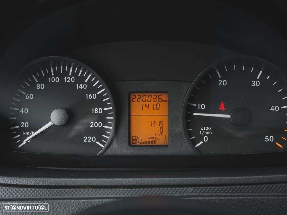 Mercedes-Benz VIT0 TOURER 110 CDi/32 6 LUGARES - 11