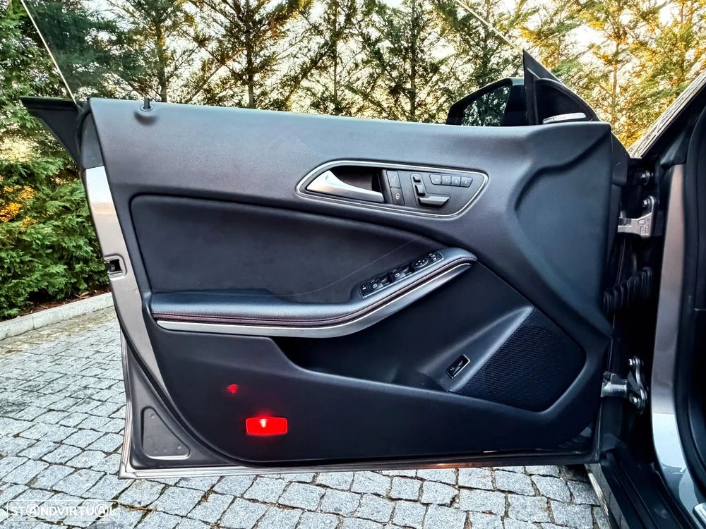 Mercedes-Benz CLA 220 d 7G-DCT AMG Line - 10