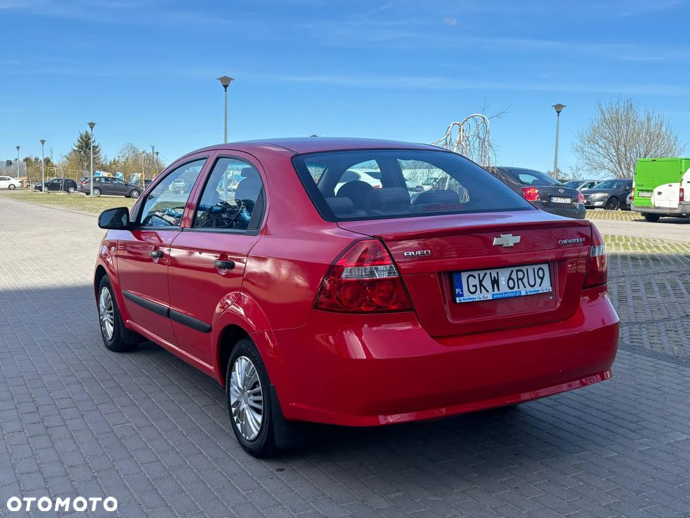 Chevrolet Aveo - 4
