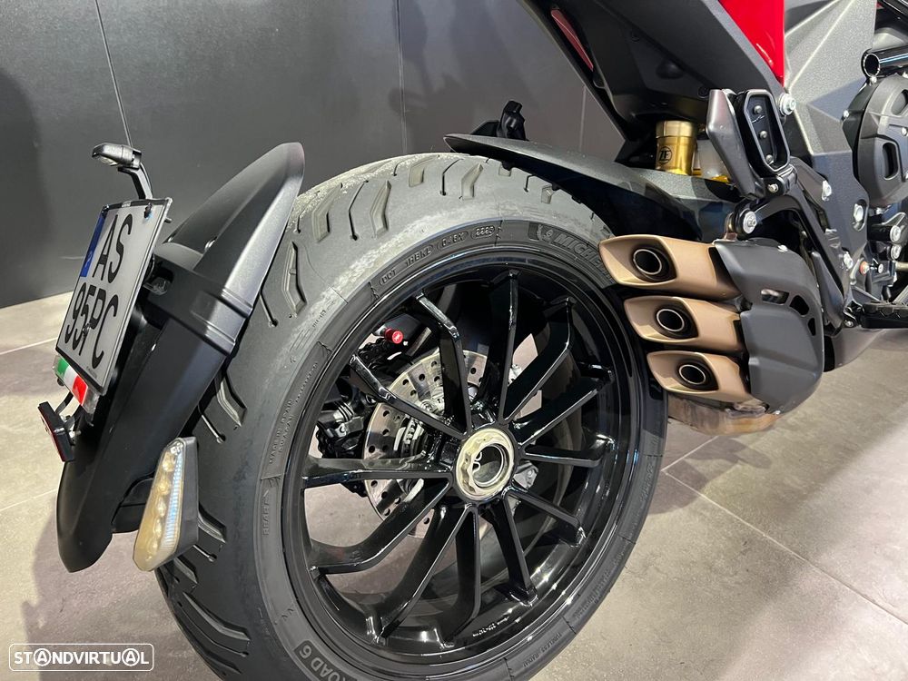 MV Agusta Turismo Veloce ROSSO 800 - 3