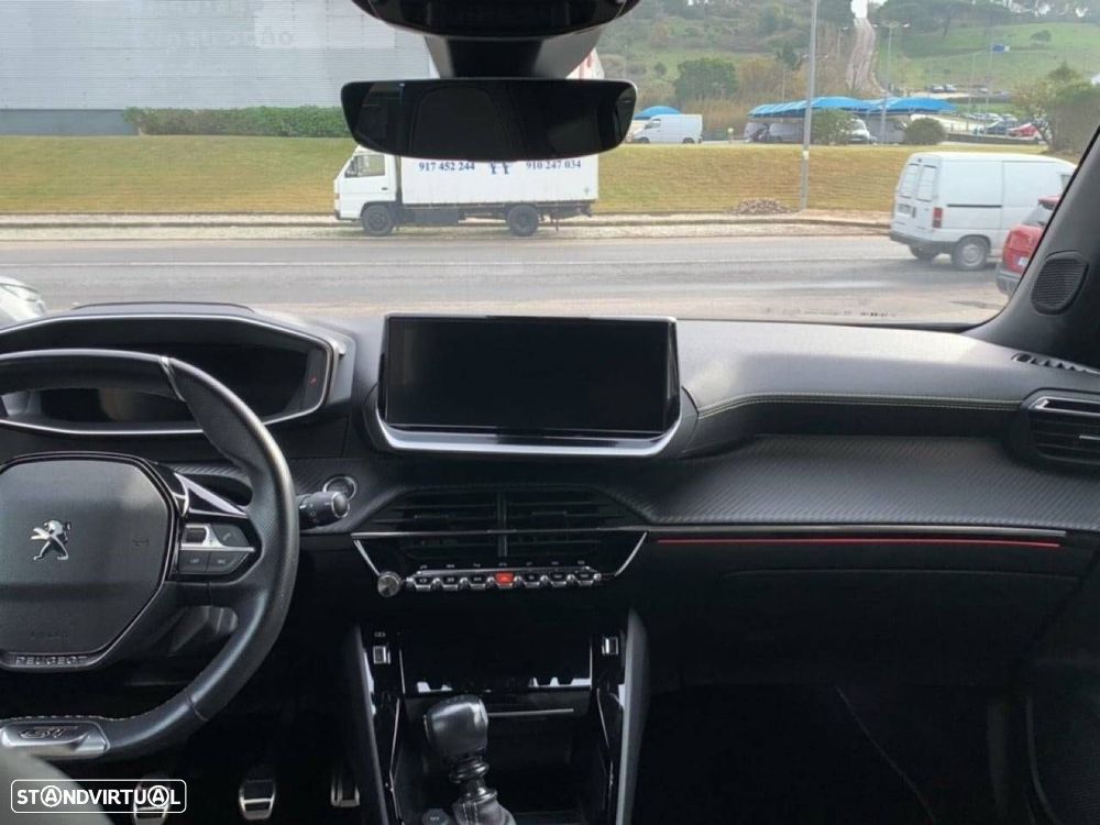Peugeot 2008 - 8