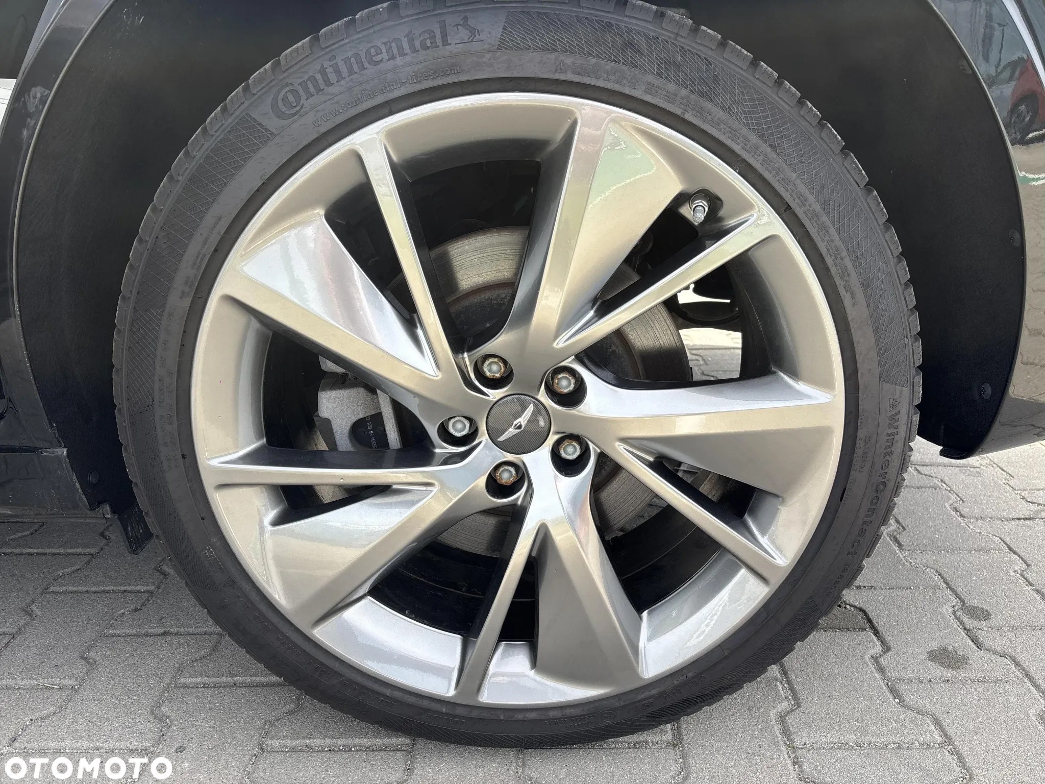 Genesis GV70 2.5T AWD AT8 Luxury Line - 18