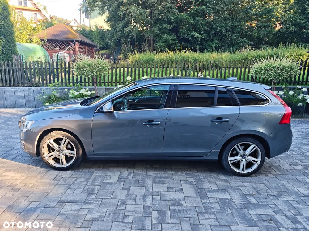 Volvo V60 D4 Drive-E Momentum - 3