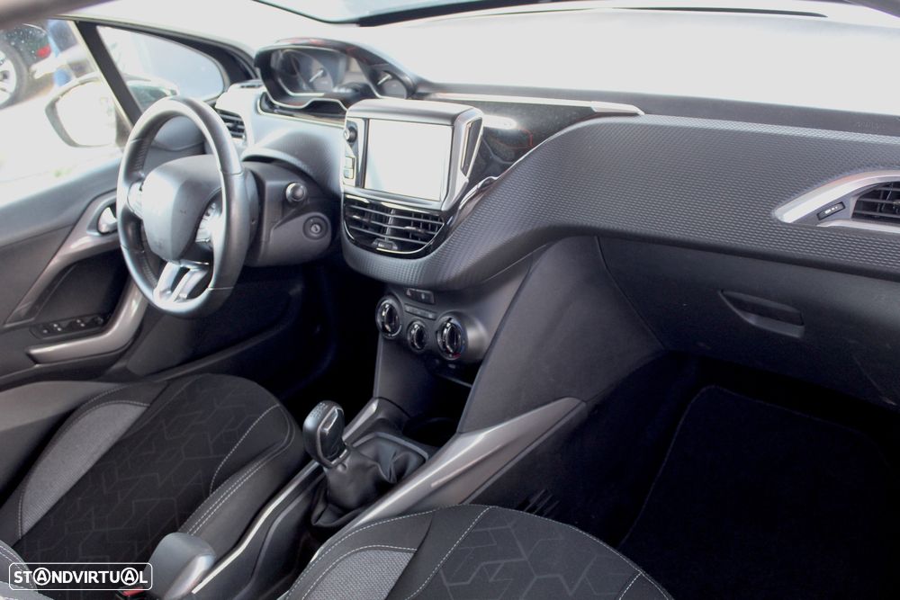 Peugeot 2008 1.6 BlueHDi Style - 23