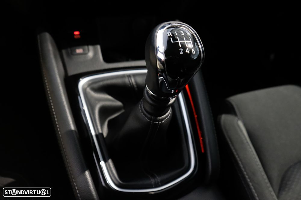 Nissan Qashqai 1.5 dCi N-Connecta J18+Led - 19