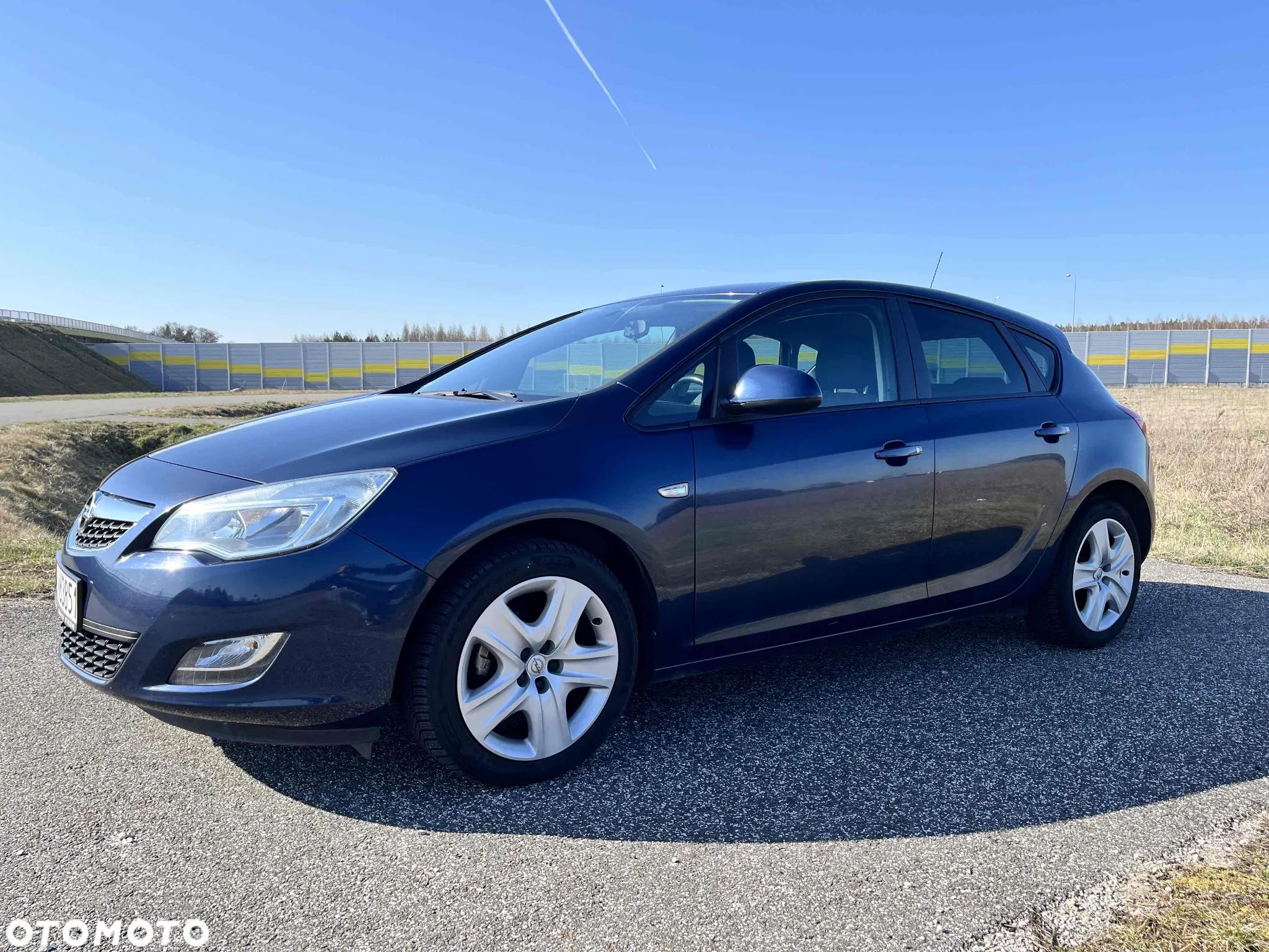 Opel Astra IV 1.4 T Cosmo - 1