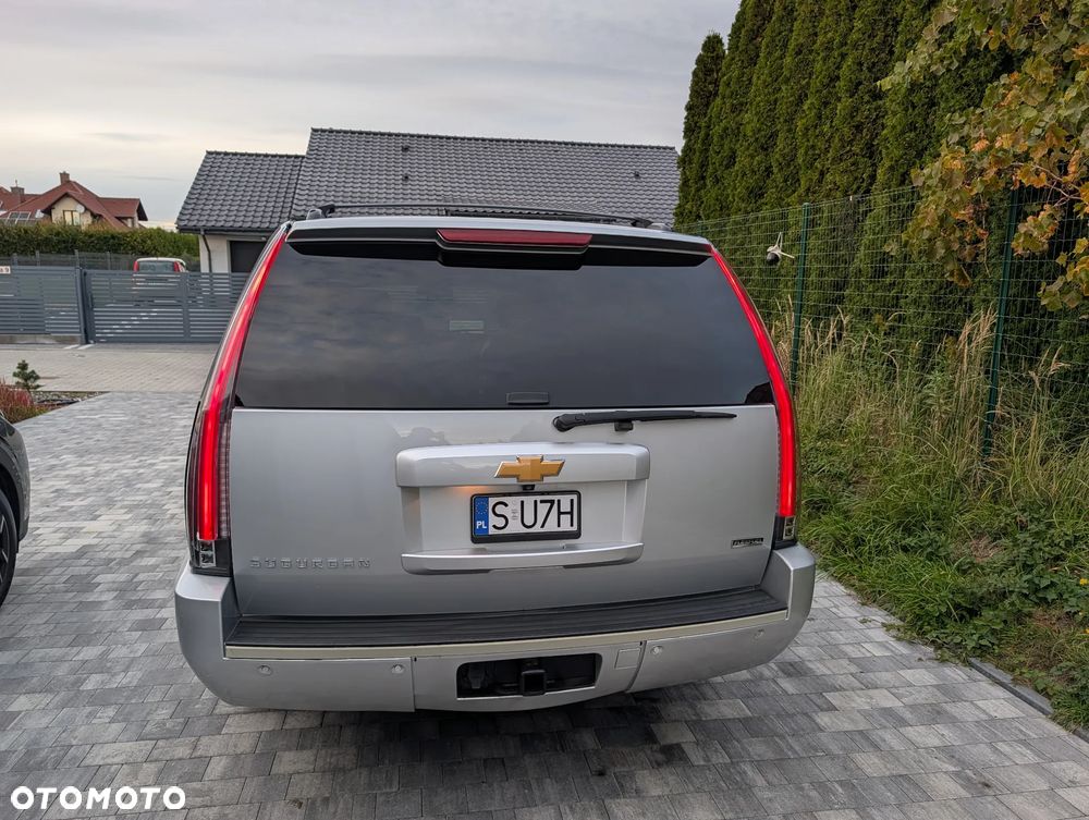 Chevrolet Suburban - 34