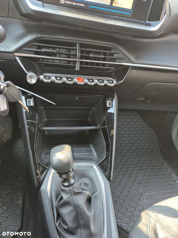 Peugeot 2008 1.2 PureTech Allure Pack S&S - 21