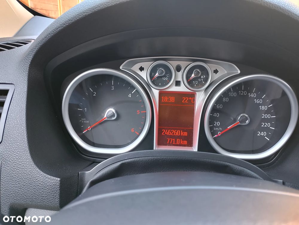 Ford Kuga 2.0 TDCi 4x4 Titanium - 9