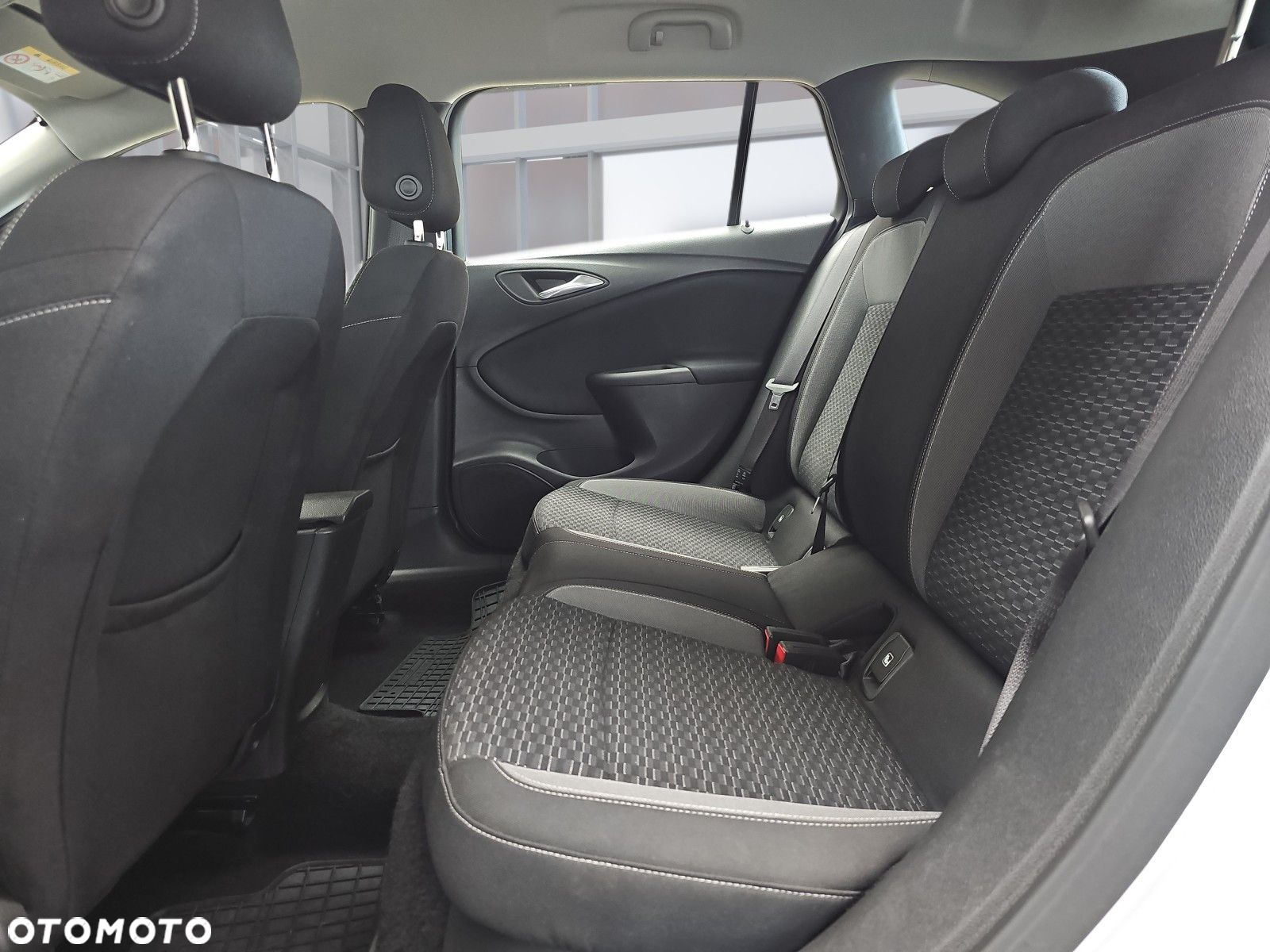 Opel Astra V 1.5 CDTI Edition S&S - 23