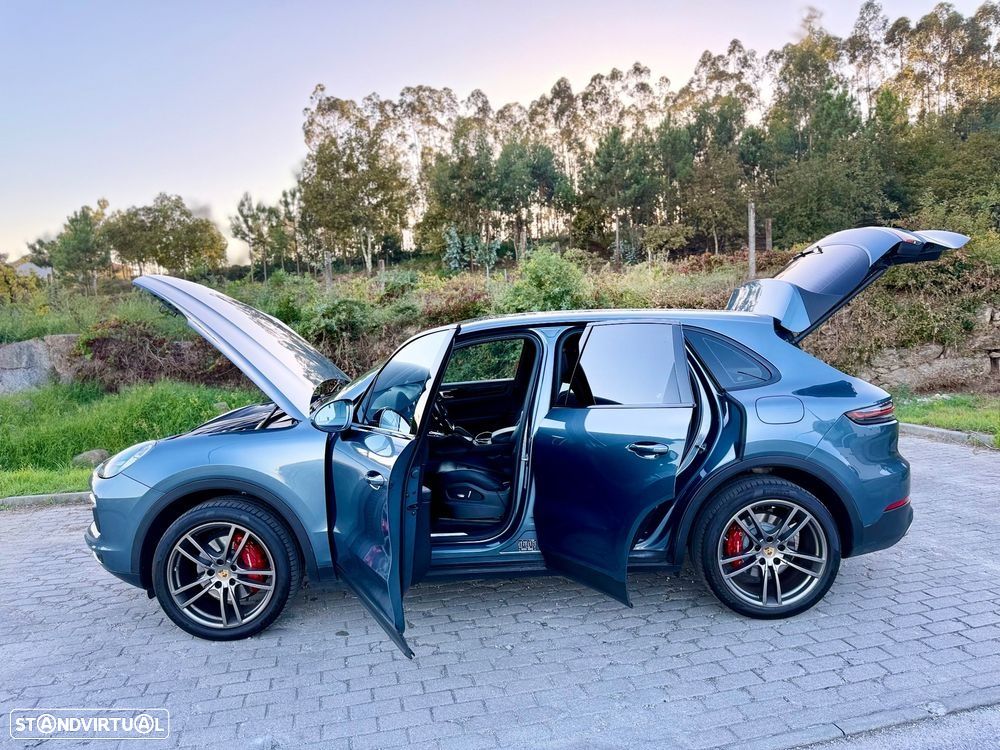Porsche Cayenne E-Hybrid - 12