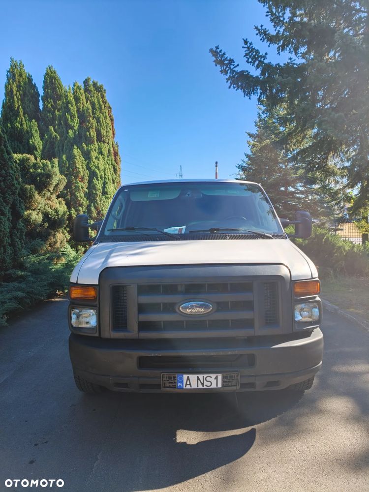 Ford Econoline - 4