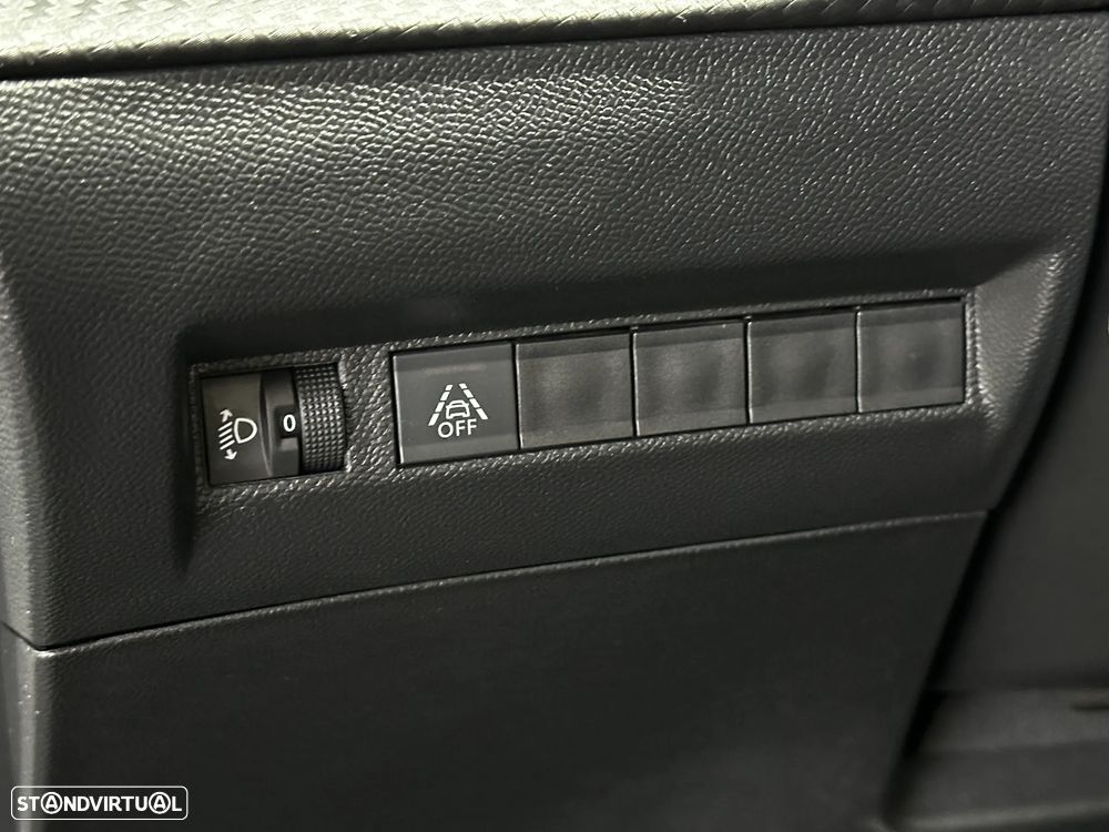 Peugeot 2008 1.5 BlueHDi Allure Pack - 22