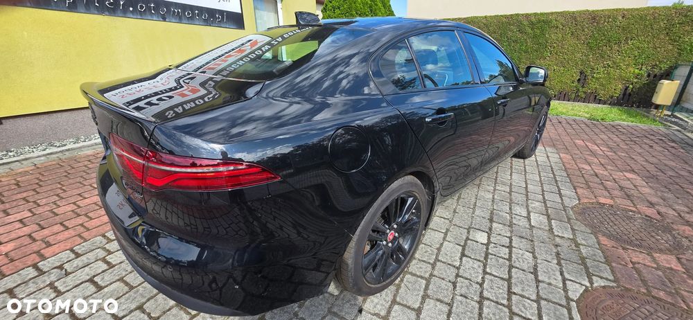 Jaguar XE 2.0 P300 AWD R-Dynamic Black - 6