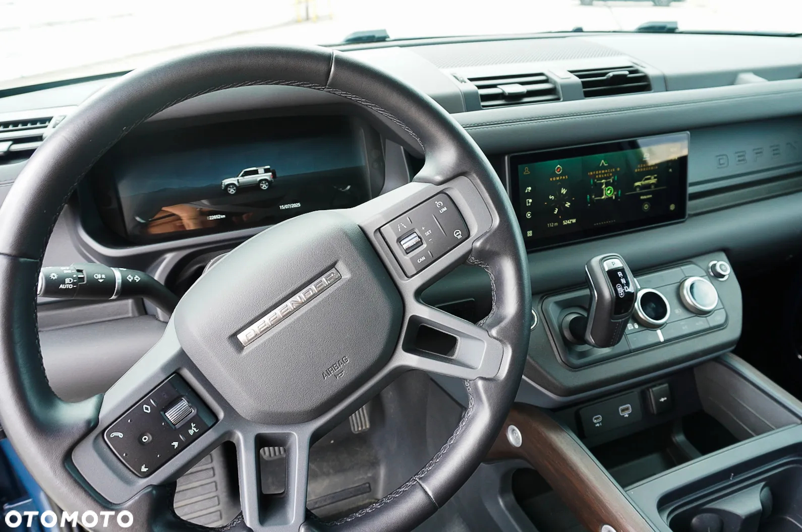 Land Rover Defender 90 2.0 D240 SE - 9